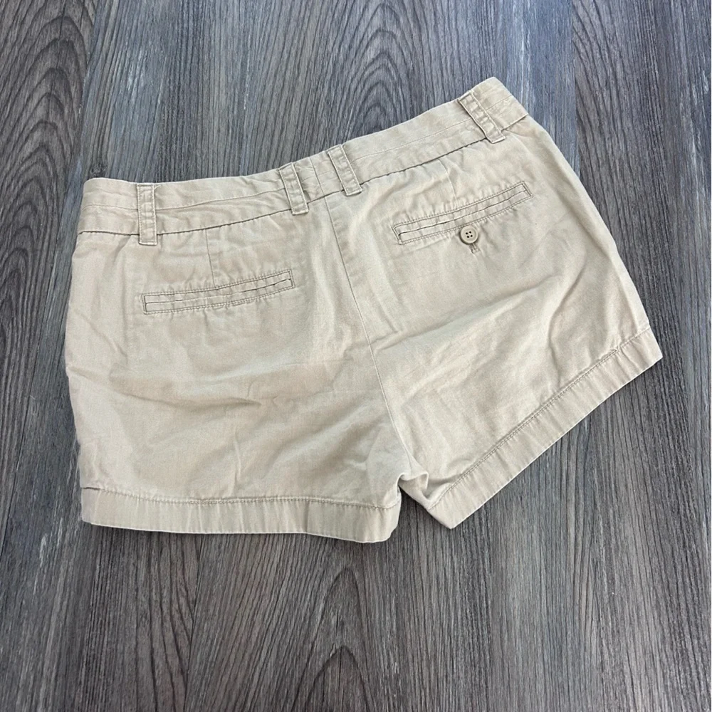 J. Crew Khaki chino shorts size 6